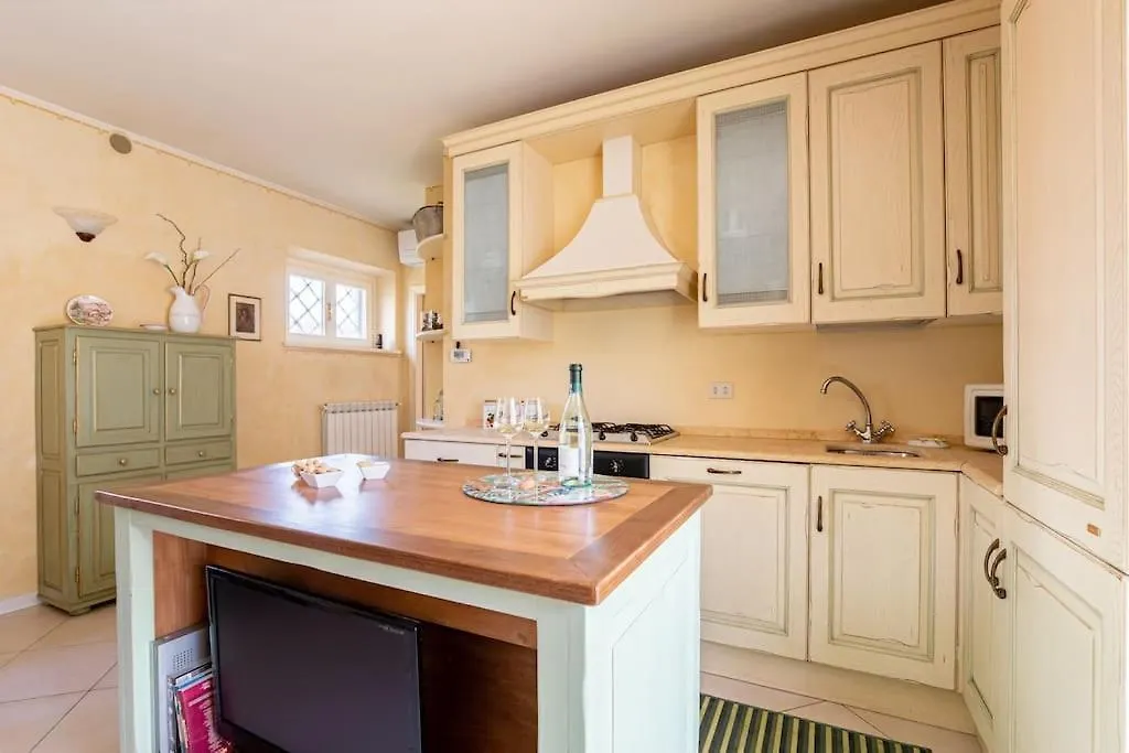 Il Rosmarino, Sweet And Cozy Stay In Pietrasanta Holiday home